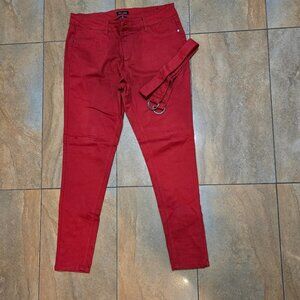 Women's pants with belt